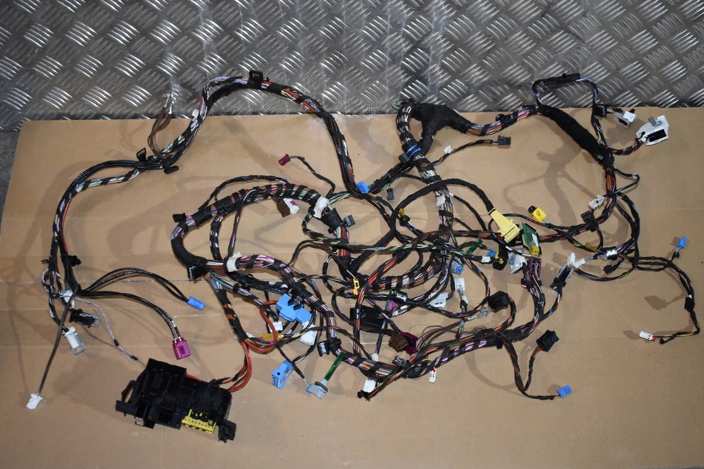 фото №1, Idealna электропроводка консоли mercedes w167 lift 24r. 1