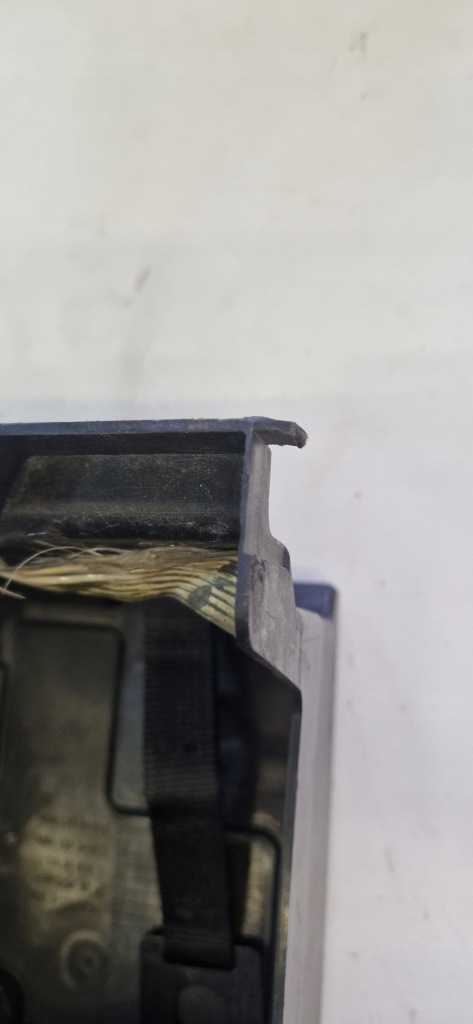 Корпус аккумулятор оригинальный номер 13334616 2.0 turbo 4x4 a20nht opel insignia a Оригинал