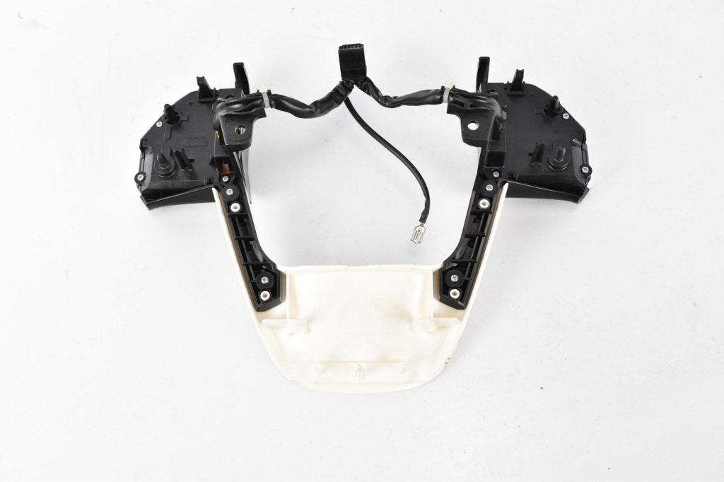 фото №4, Кнопки руля мультифункция cs1649 toyota prius iv