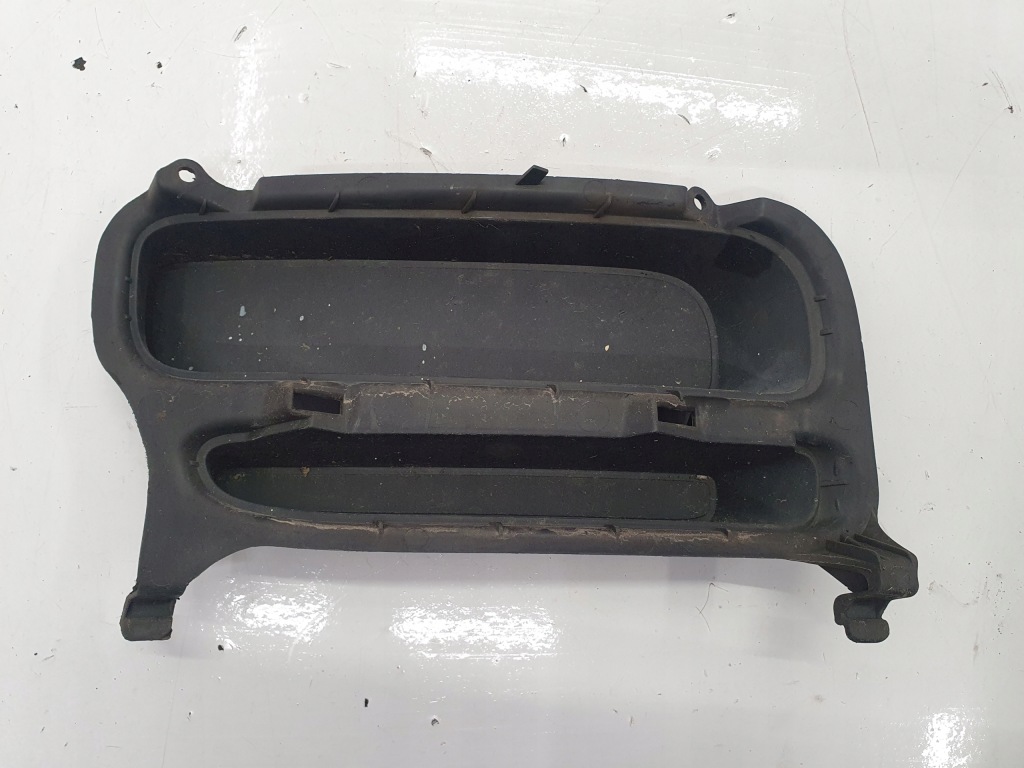 Купить Toyota avensis t25 рестайлинг  решётка бампера правая