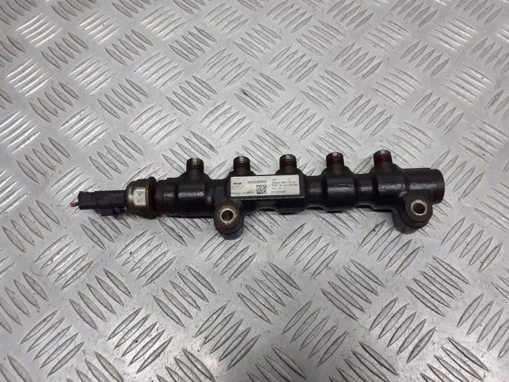 фото №1, Молдинг впрыскная peugeot 307 1.6 hdi 9654592680