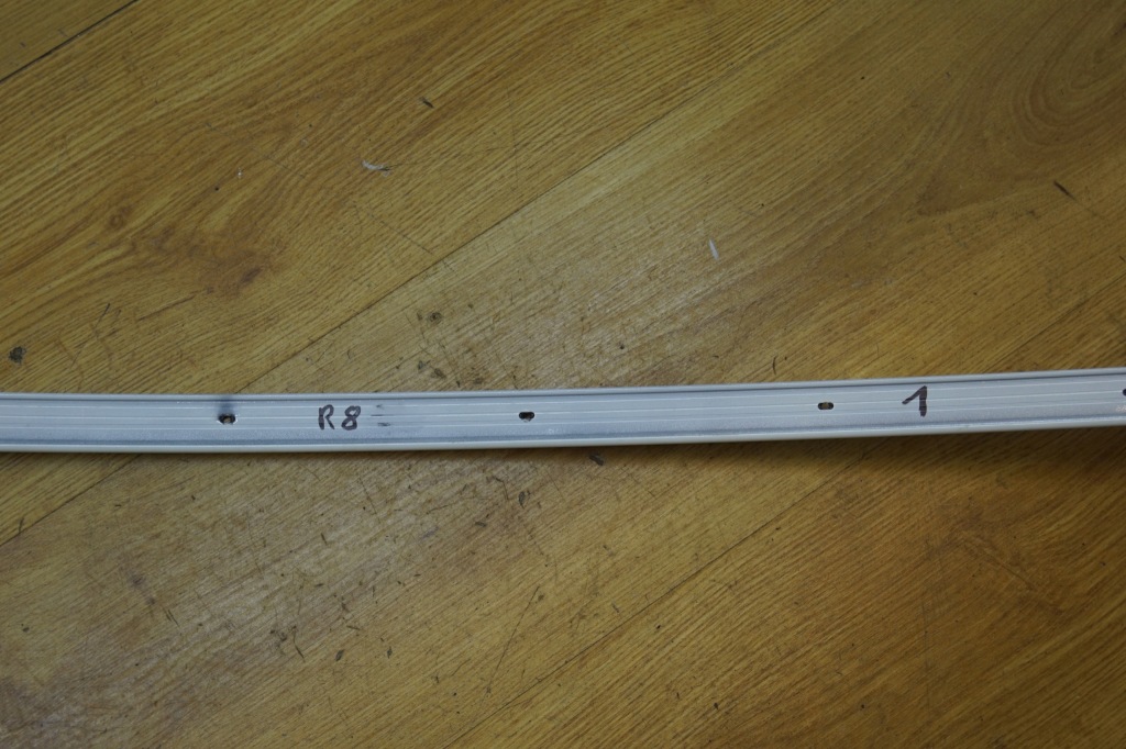 фото №2, Молдинг дахова audi r8 420 06- 420853704