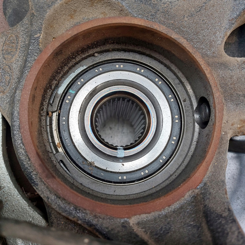 фото №6, Hyundai ix35 1,7 поворотный кулак левая перед хороший состояние