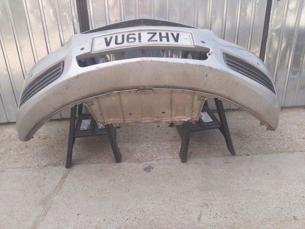 Бампер перед передний opel insignia a 2008-2013 pdc под датчики Оригинал