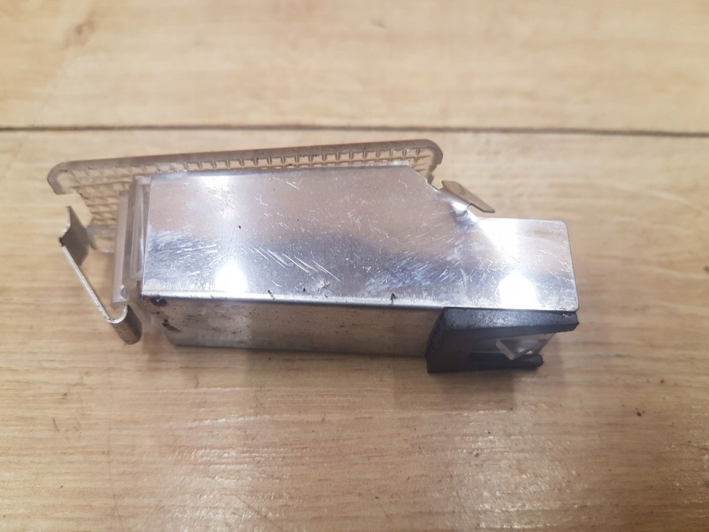 фото №2, Лампа освітлення салону volvo v70