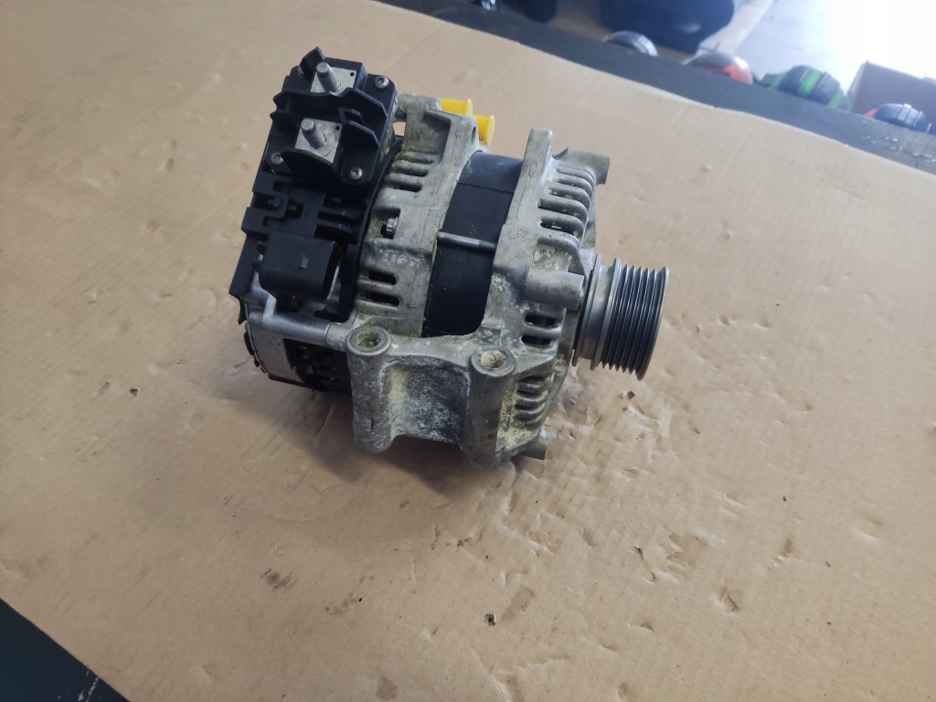 Купити Генератор audi a5 оригінал 057903030a