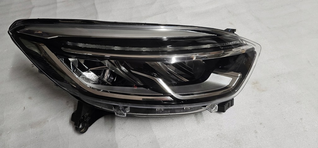 фото №1, Renault captur lift лампа передняя правая led