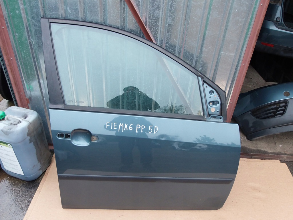 фото №1, Двері правий перед ford fiesta mk6 1.3b 5 двері