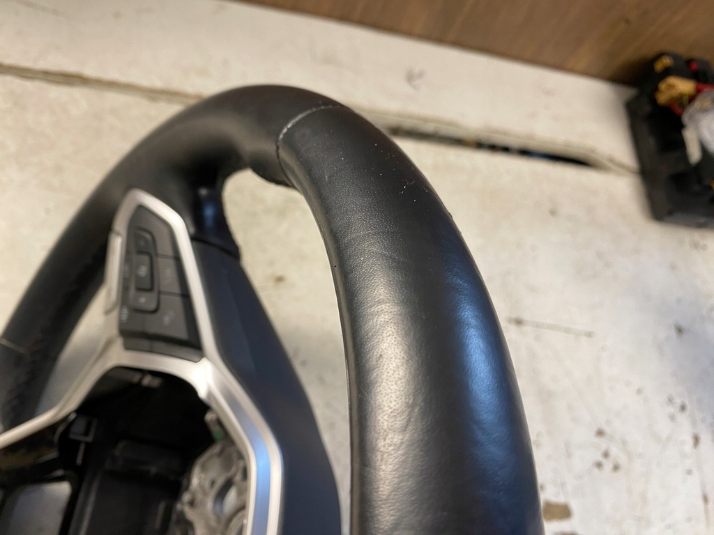 фото №13, Vw t-roc воздуховод кожа мультифункция 2gm419089af