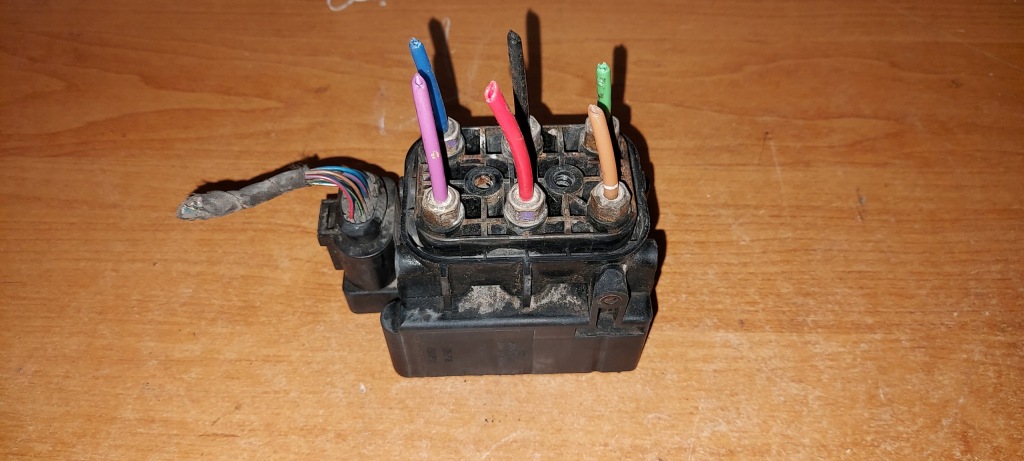 фото №1, Розподільник пневматика підвіска audi a6 c6