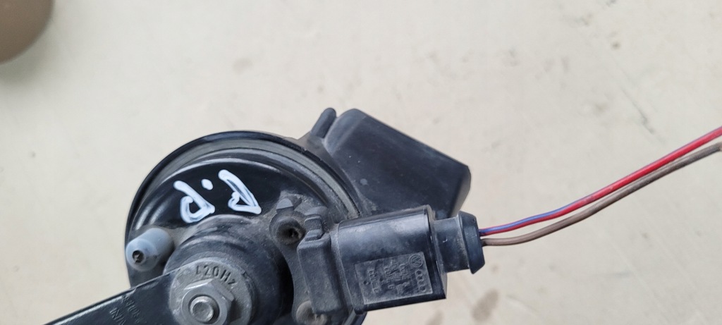 фото №11, S7 4g a7 клаксон сигнал правый перед 4h0951221 a6 c7 s6