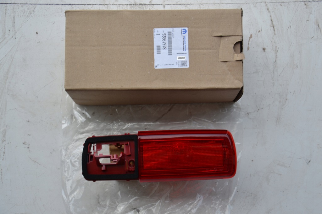 Купити Ліхтар стоп під  камера ranault traffic 3 vivaro 14- 93867978 oem нова