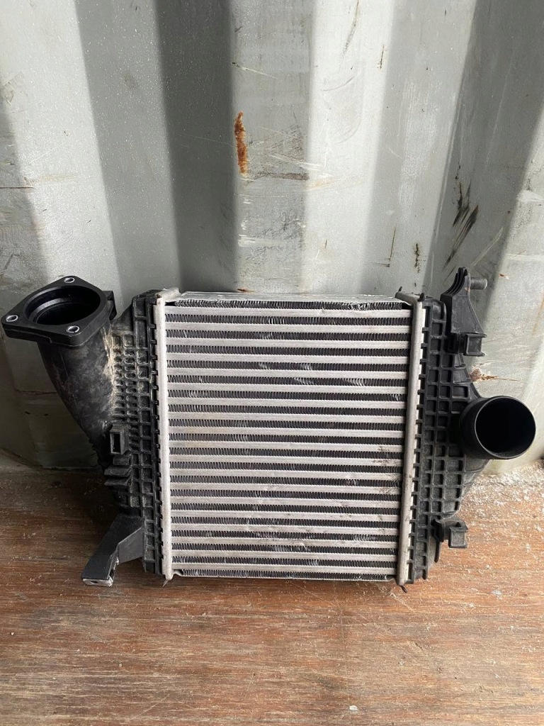 Купить Левый интеркулер audi rsq8 lamborghini urus