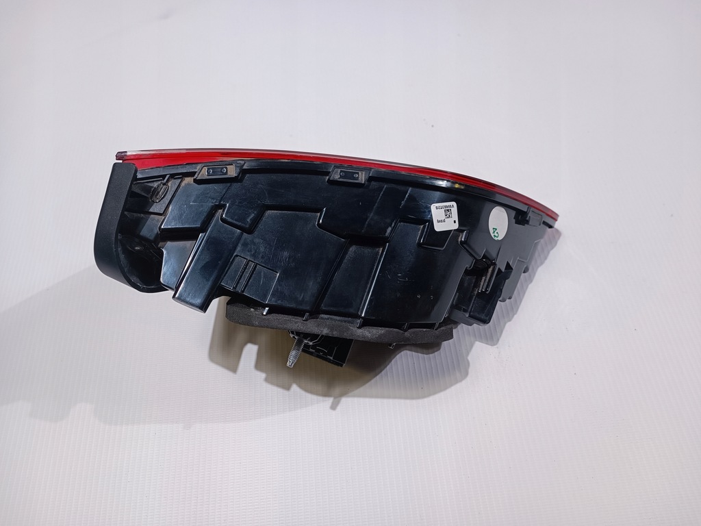 фото №6, Лампа задняя правая w крышка 3 pin vw arteon