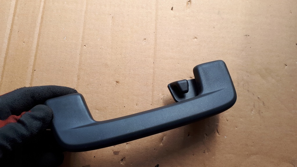 фото №1, A3 8y ручка потолочный правая задняя sline czarna