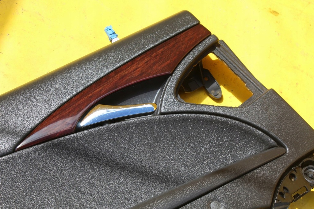 фото №4, Обшивка дверь левый задняя mercedes w211 sedan