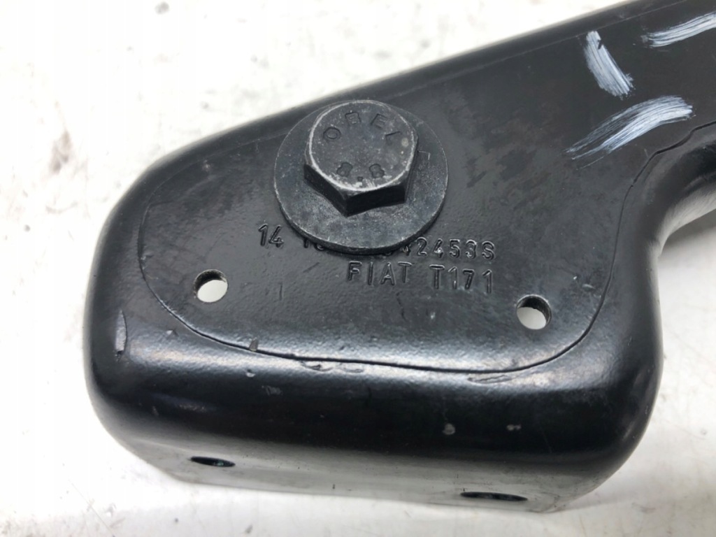 Петля дверь задний  левый opel combo 52040834 52035780 Оригинал