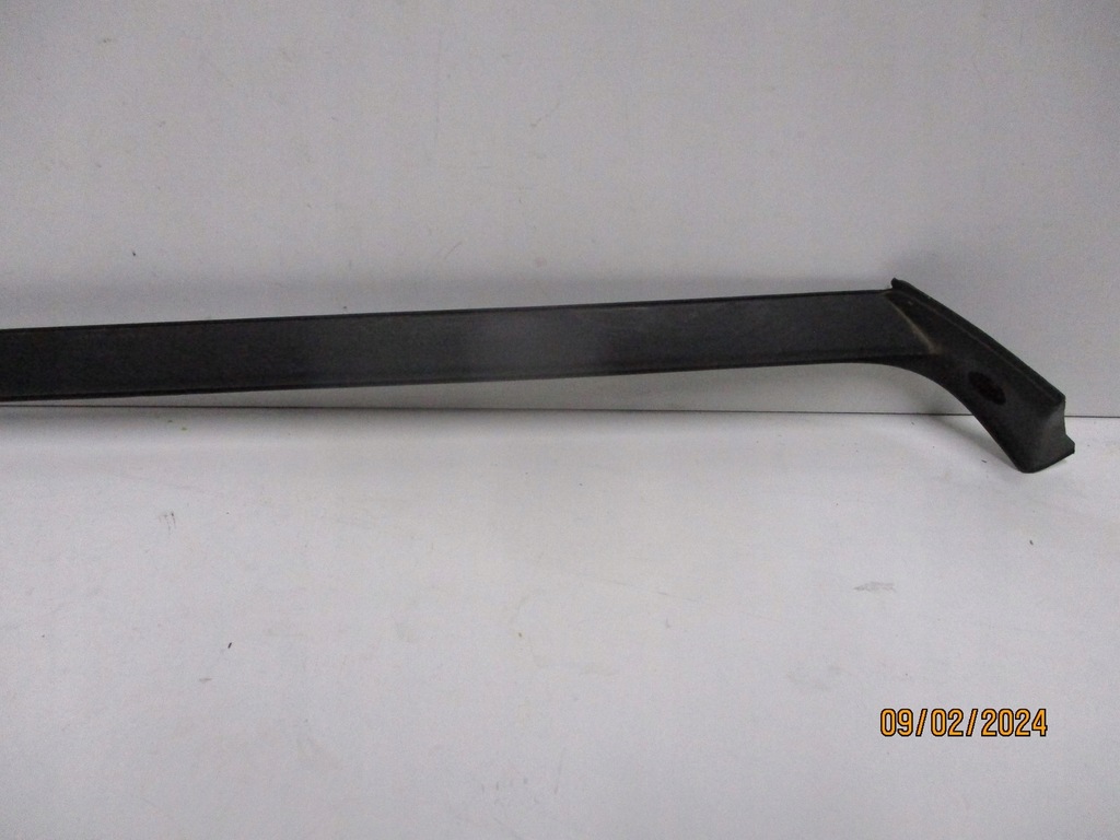 фото №11, Молдинг стекло лобовое peugeot 308 t10 98355044 левая