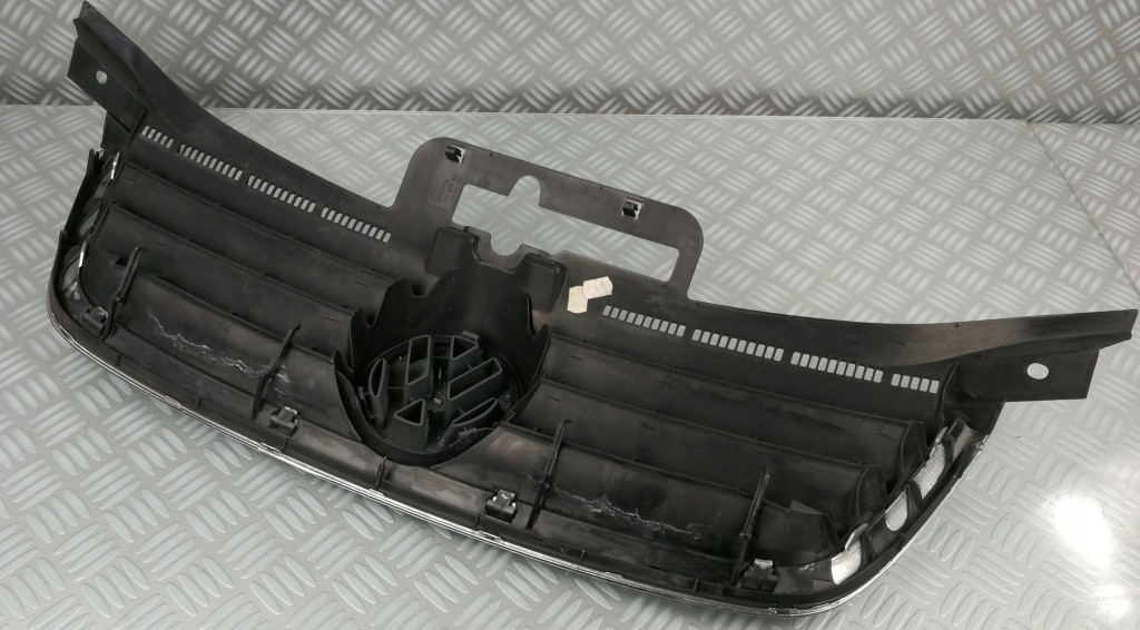 1t0853651 1t0853601 решітка  бампера радіатора vw touran 1 1 2003-2006 Київ