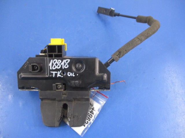 фото №1, Opel vectra c sedan замок кришки задня 09180104