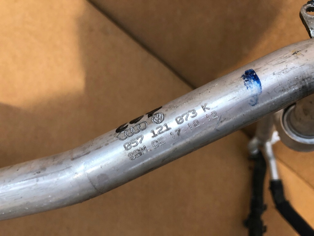 фото №2, Audi a8 4h d4 шланг трубка 057121073k