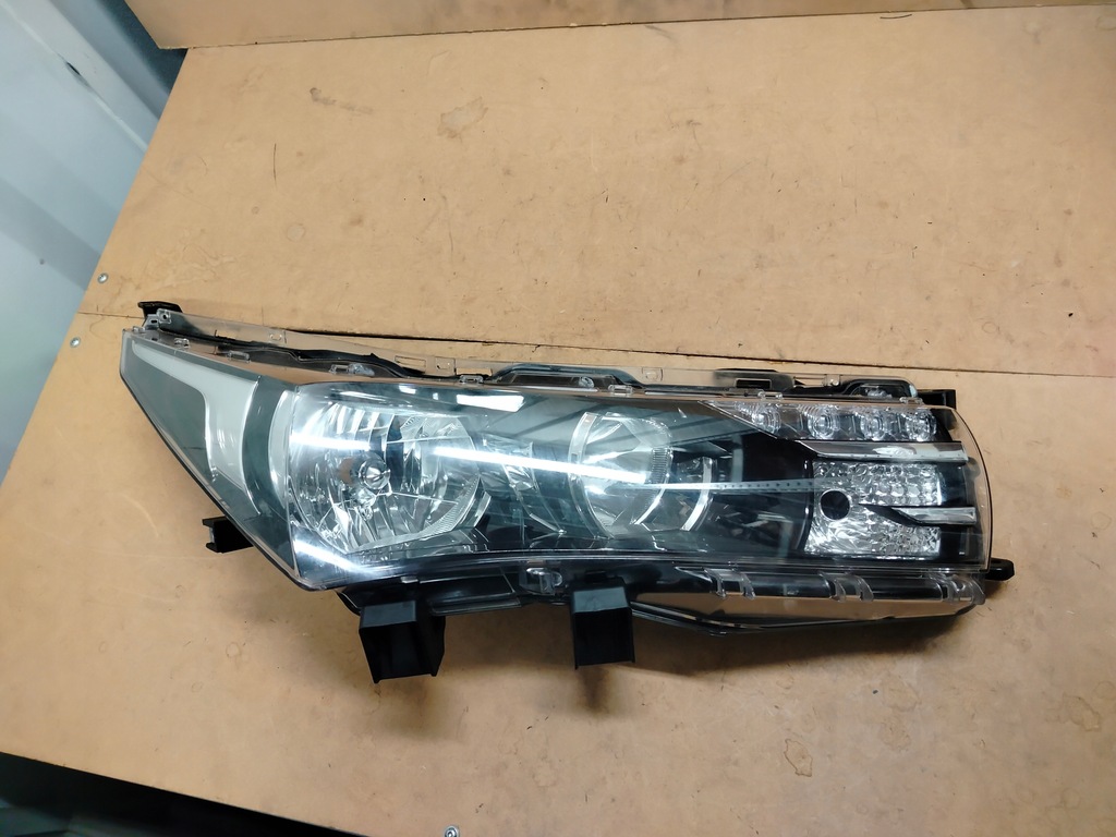 фото №8, Toyota corolla e16 e17 e18 обычная с светодиод лампа правая