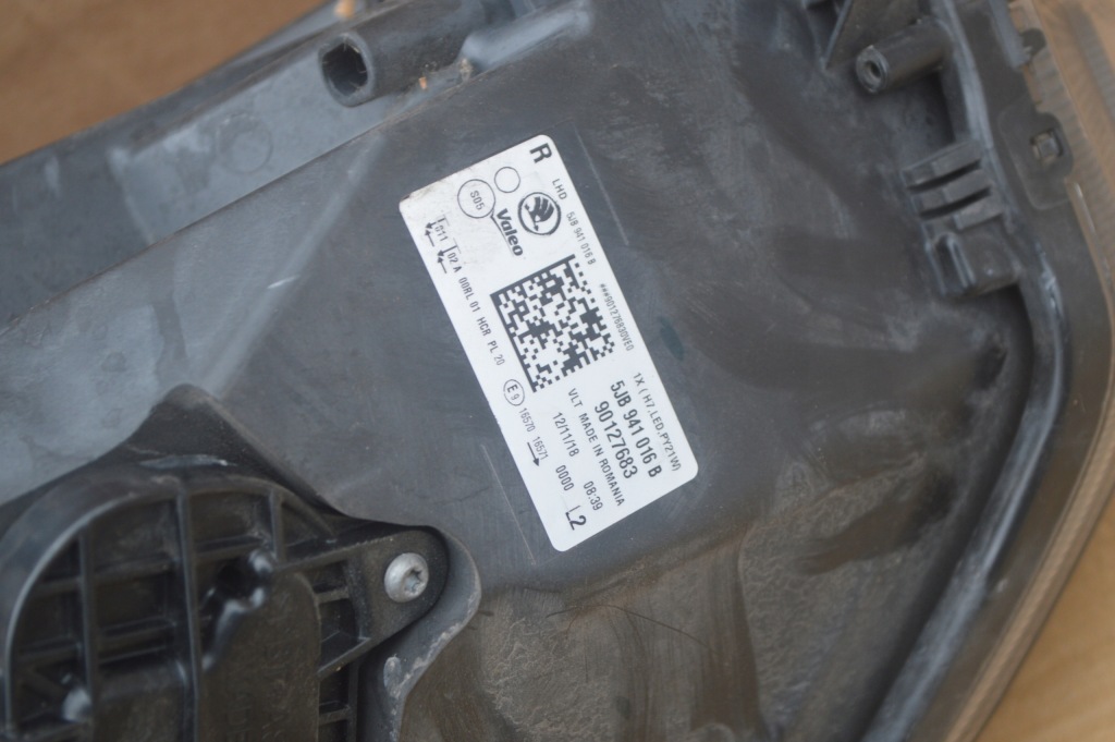Фара перед фара skoda rapid 17- рестайлинг  led nh 5jb941016b правая Оригинал
