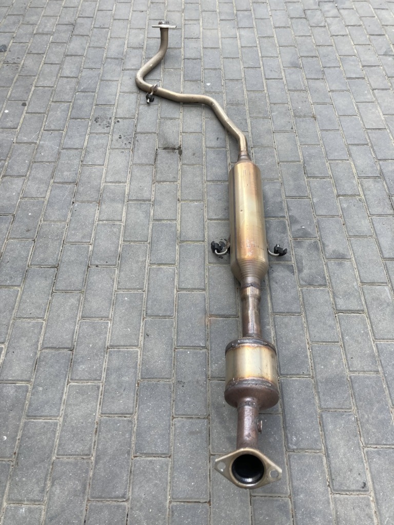 фото №1, Выхлоп гаситель yaris cross 21- 1.5 hybrid