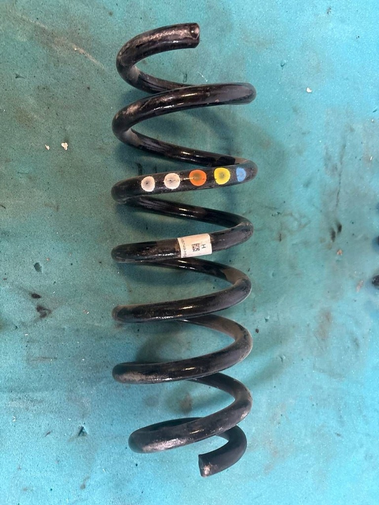 фото №2, Land rover range rover velar пружина задняя k8d2-5b549-hb lr114454