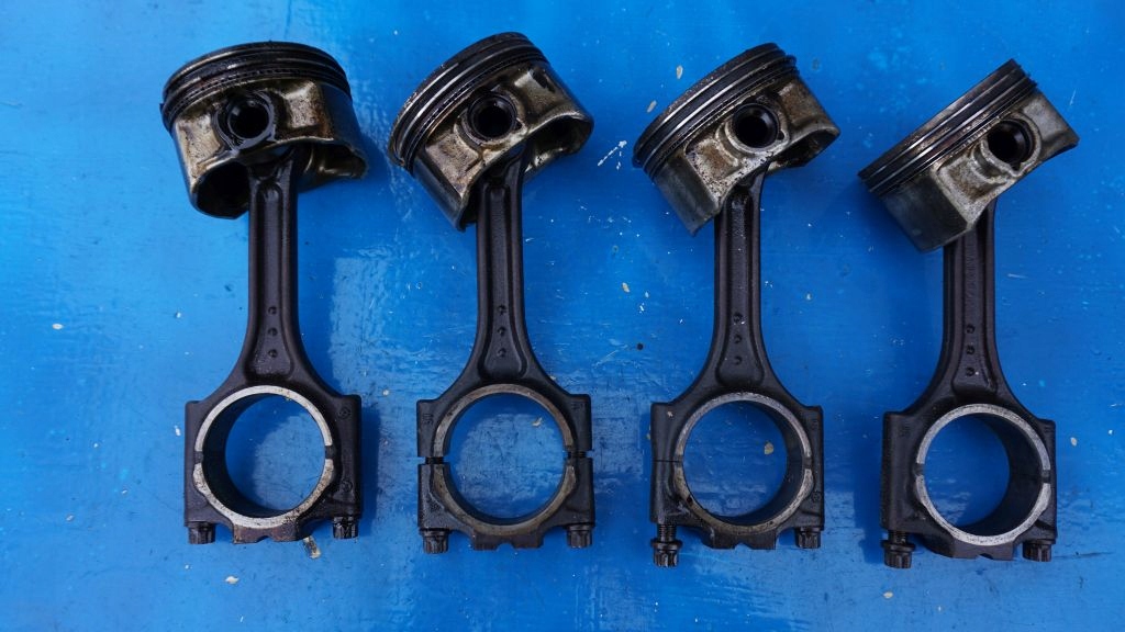 фото №1, Volvo c30 s80 v70 xc70 xc90 2.5 t - поршень i шатун