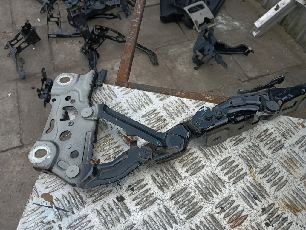 Bmw x3 g01 x4 g02 петля капота перед передній ліве 7450590 Зі Шроту