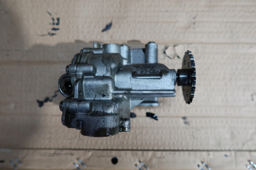 фото №1, Насос оливи master iii 2.3d 15009761r