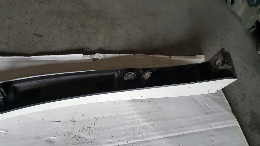 фото №10, Молдинг крыла правый задняя vw touareg 3 760853818d