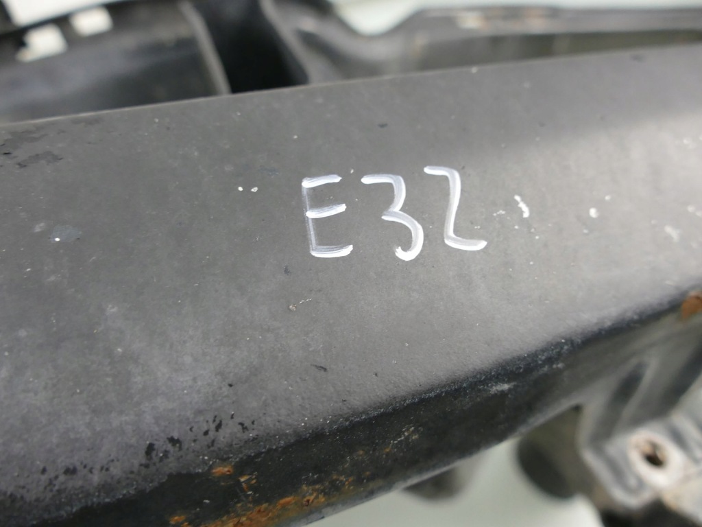 фото №10, Bmw 7 e32 pas передний усилитель молдинг 181