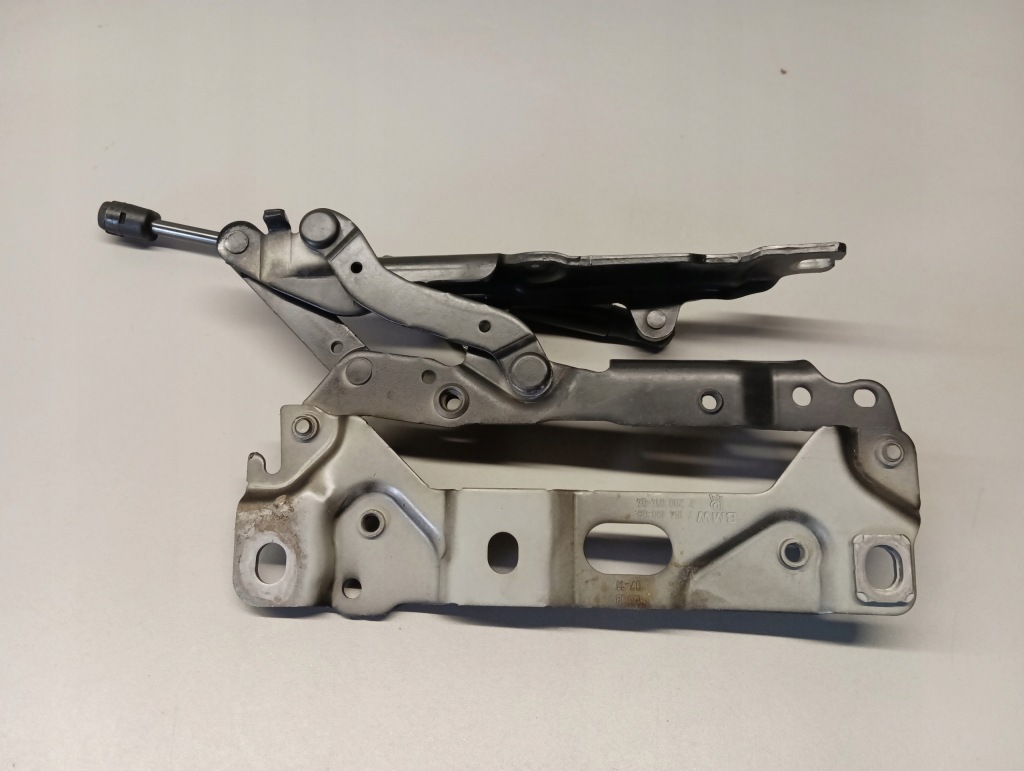 фото №1, Петля капот правий bmw 7 black sapphire 7184190