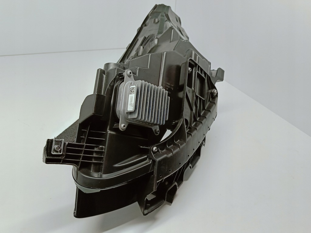 Tesla model 3 m3 рестайлинг  y my 20- фара правый  перед full led европа  1514953-00-d Цена