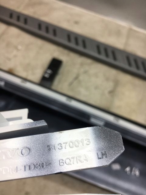 фото №5, Volvo xc60 ii порог левый молдинг кронштейн 31253571