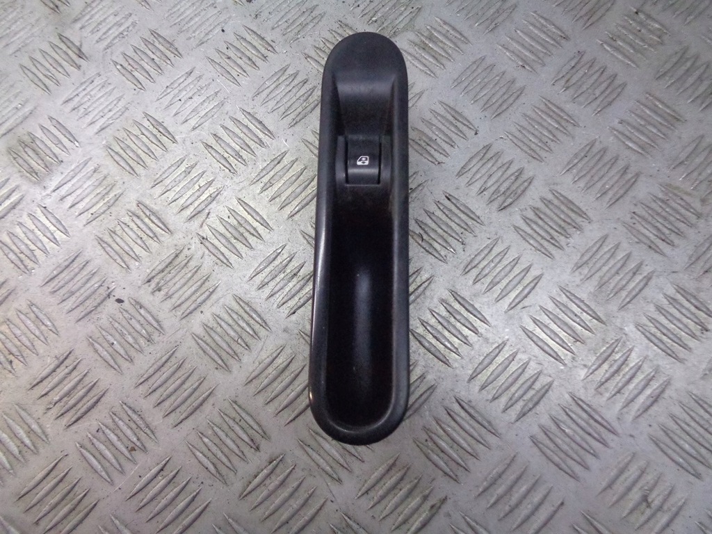 фото №1, Панель стекло renault оригинальный номер 8200327947