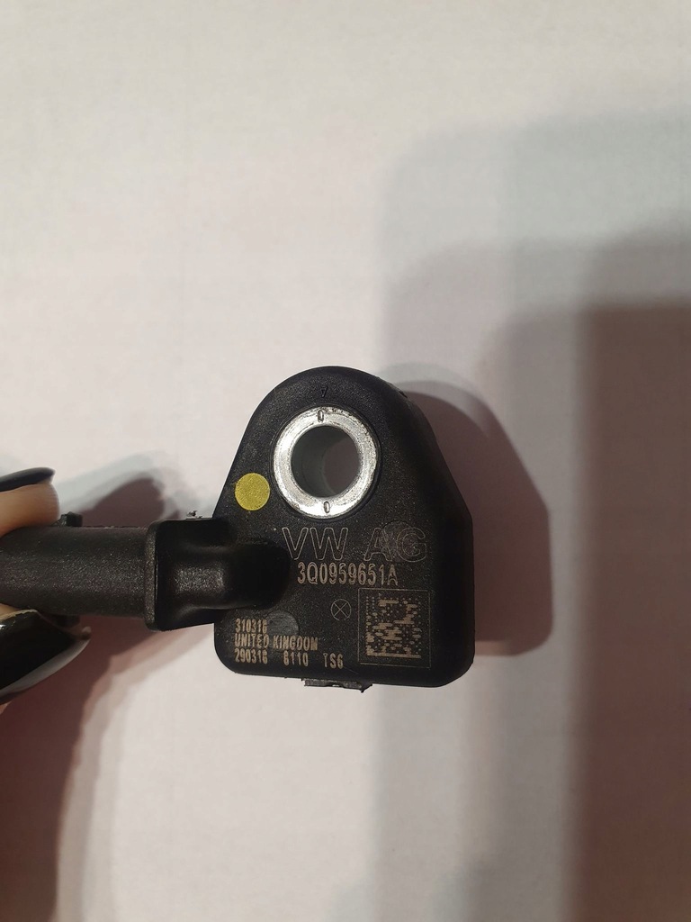 фото №11, Оригинальный номер датчик удара vw seat 3q0959651a 3q0959651