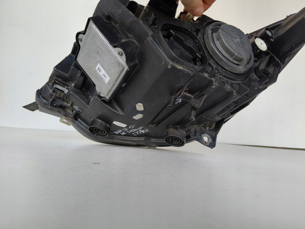 Лампа правая фара bmw i3 13- led Цена