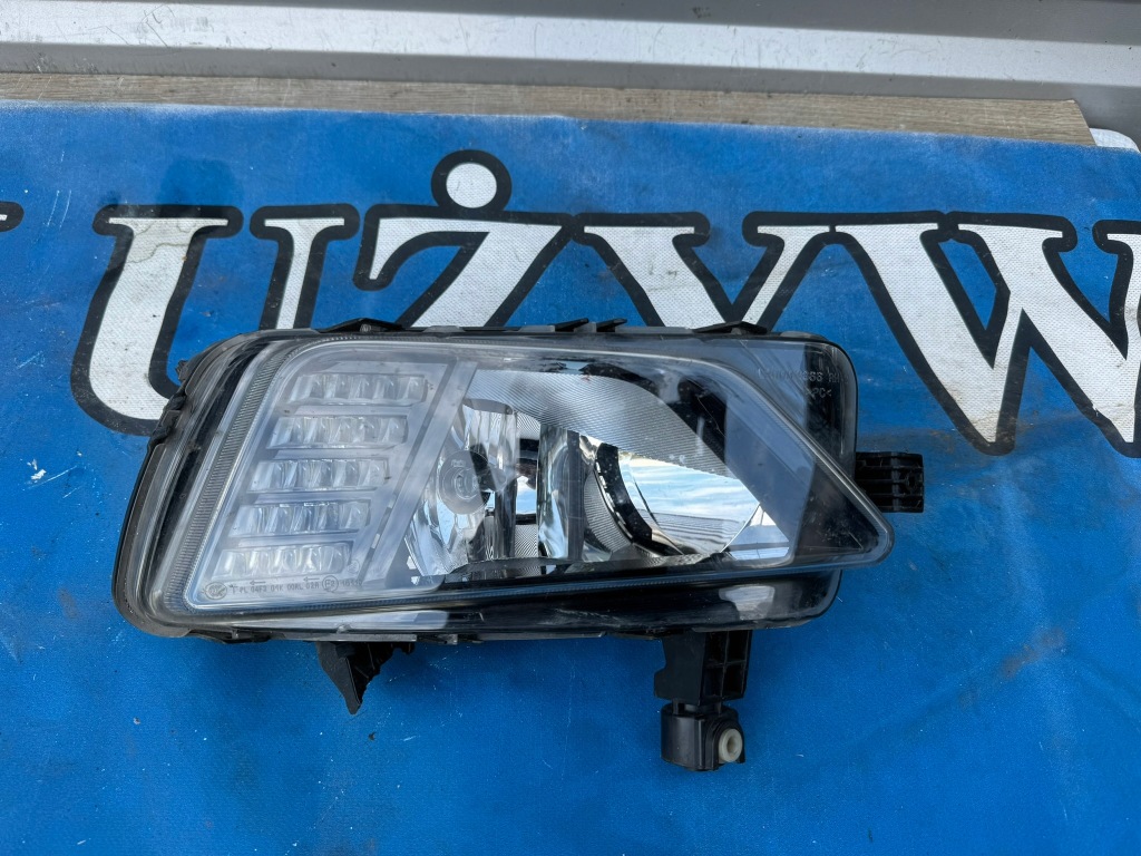 Купити Протитуманна фара праві vw polo 2g0 led drl 17- 2g0941662