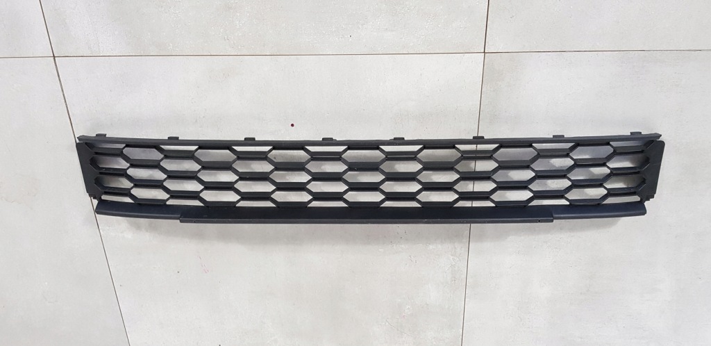 фото №1, Skoda scala решітка бампера середня 657853677