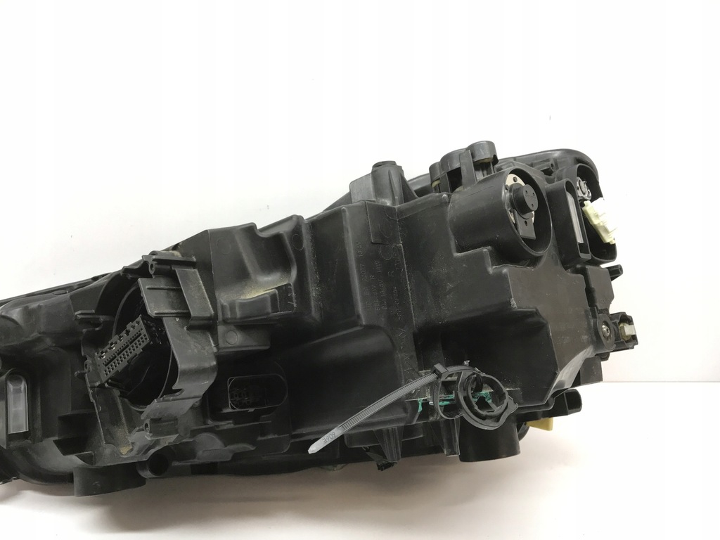 фото №11, Лампа правая перед full led skoda scala