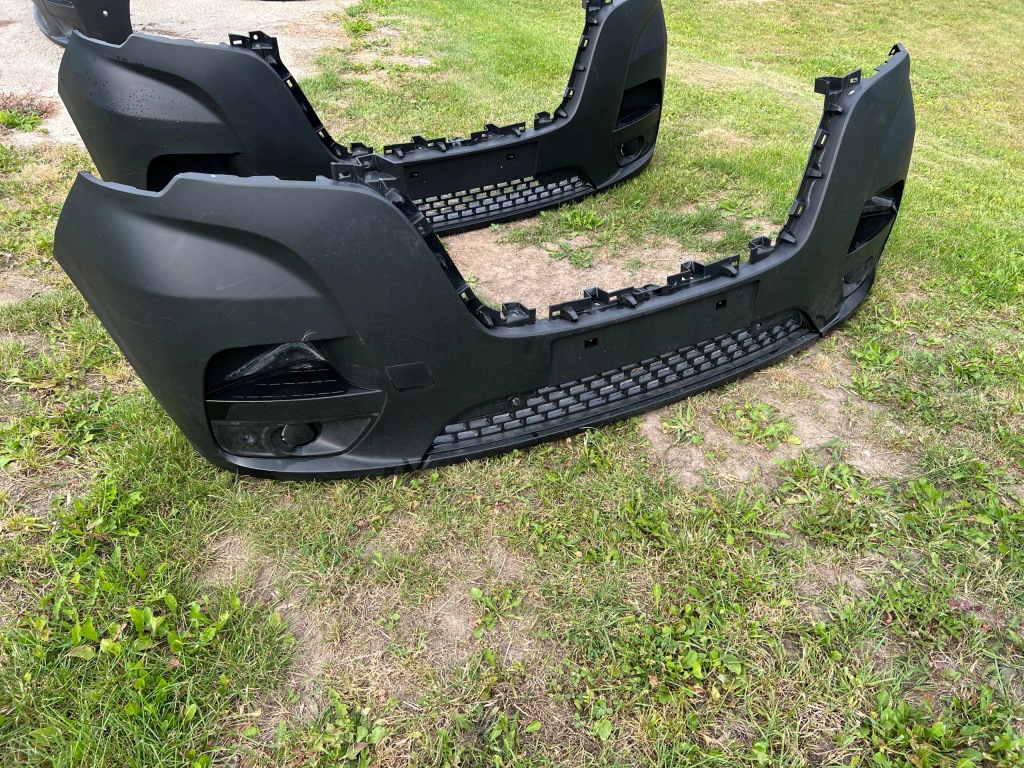 Renault master бампер передний оригинал kompletny разные !! Цена