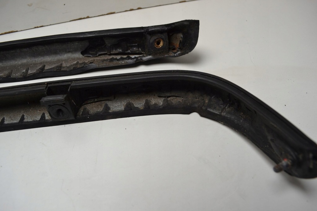 фото №5, Mercedes w123 накладки pod лампы задние чёрные