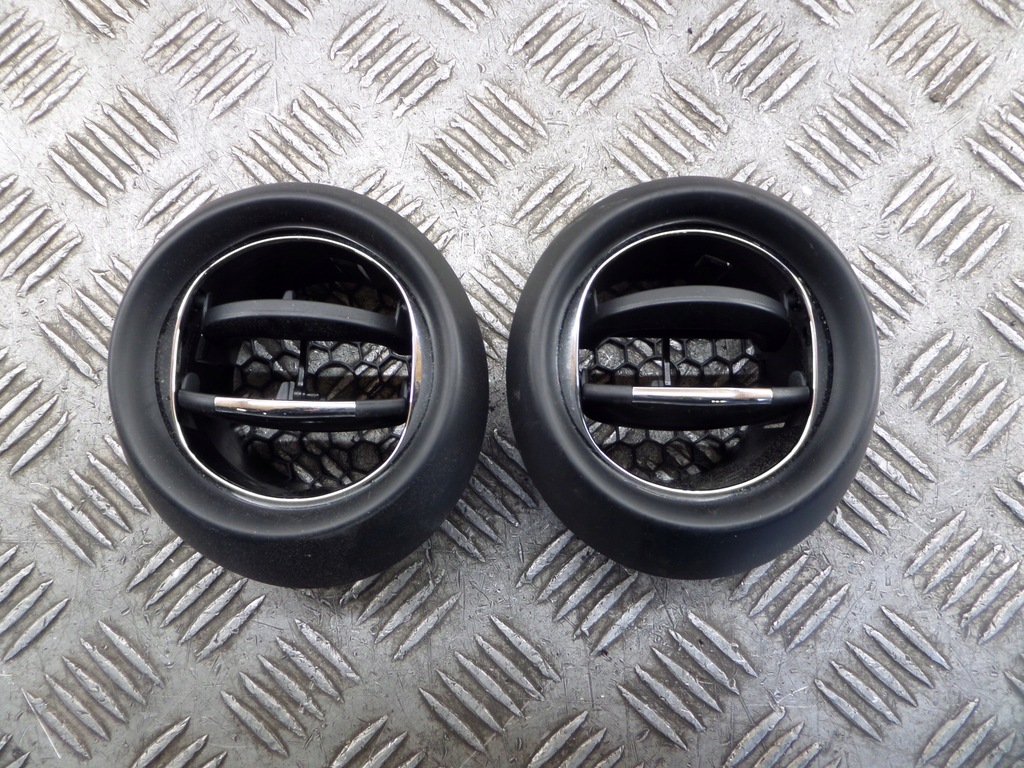 фото №1, Решётка обдув панели renault clio iv captur trafic iii vivaro b 687606325r