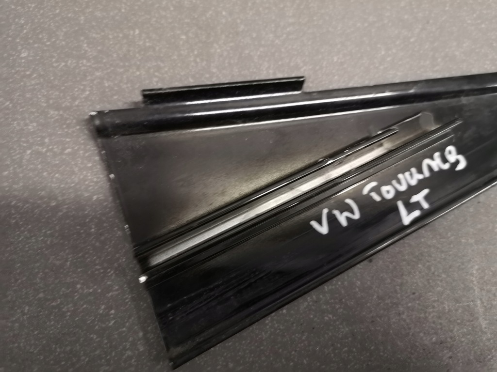 фото №8, Треугольник молдинг дверь левый задняя touareg 7l0853267al