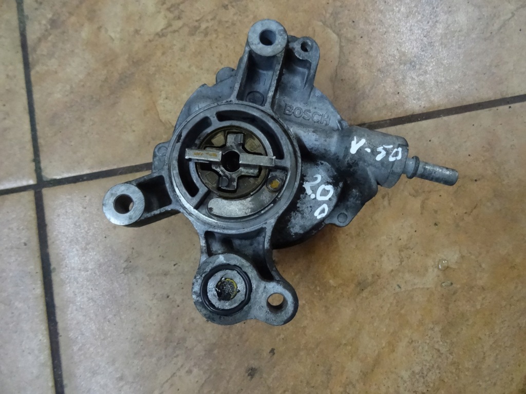 фото №3, Volvo v50 2.0d насос вакуум