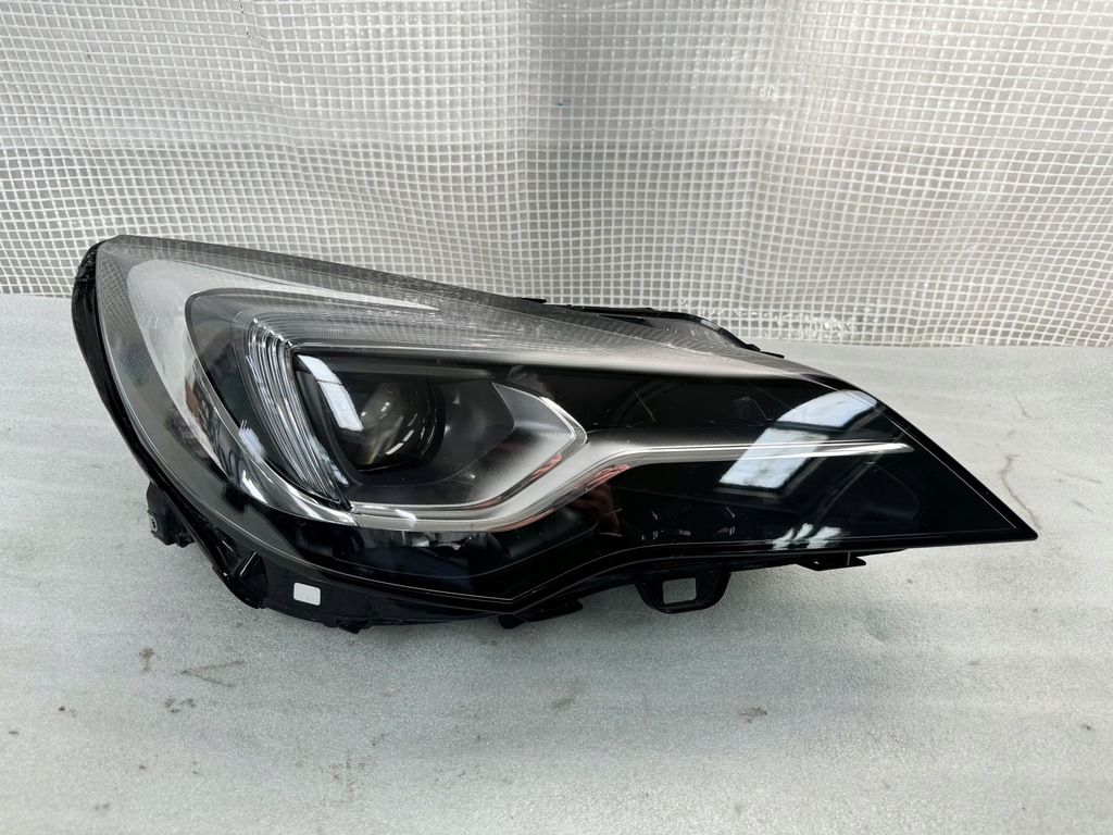 фото №1, Opel astra v k права лампа full led