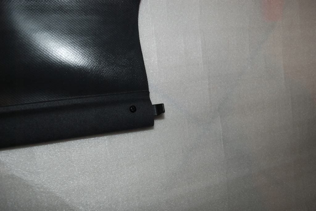 Шторка багажника volvo v50 рестайлинг  07 r.- и выше оригинальный номер Киев